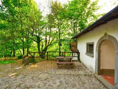 Spacious Holiday Home in Migliorini with Pool