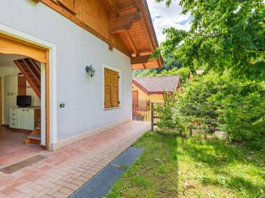 Accommodation with wellness center in Val di Sole 1km away from the ski bus