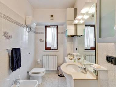 Classy Holiday Home in Aielli with panoramic Terrace