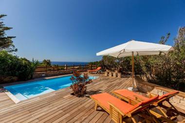 Costa Paradiso Resort