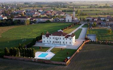 Villa Cornaro Tourist Suites