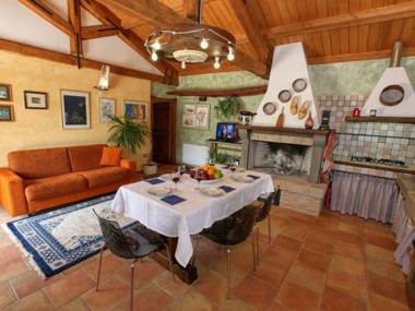 Idyllic Cottage in Cagli with Fenced Garden