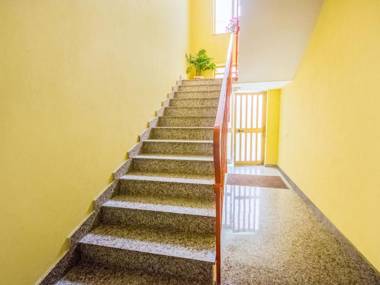 Traditional Holiday Home in Barcellona Pozzo di Gotto with Balcony