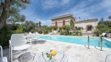 Villa dei Glicini 8&2