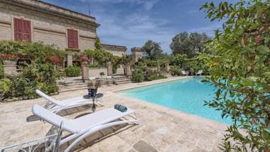 Villa dei Glicini 8&2