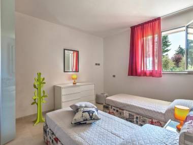 Plush Villa apartment in Tavullia with Jacuzzi