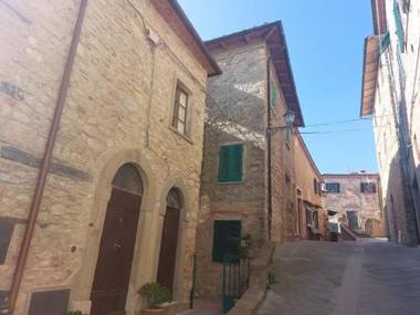 Mountain-view Holiday Home in Montecastelli with Private Terrace