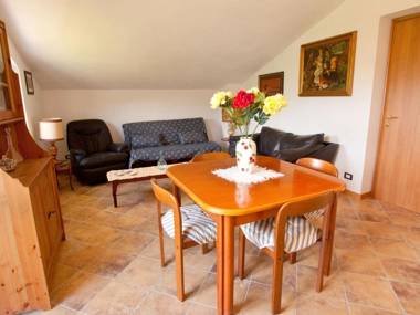 Stunning Cottage in Sesta Godano with Balcony