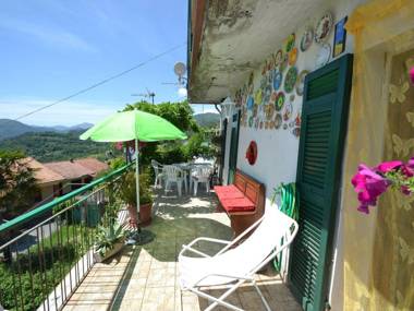 Stunning Holiday Home in Rio with Terrace Barbecue Parking