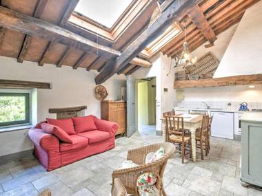 Deluxe Holiday Home in San Godenzo with Pool