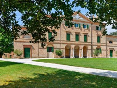 Lavish Villa in Filottrano with Swimming Pool