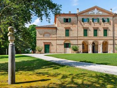 Luxurious Villa in Filottrano with Swimming Pool