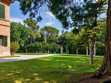 Luxurious Villa in Filottrano with Swimming Pool