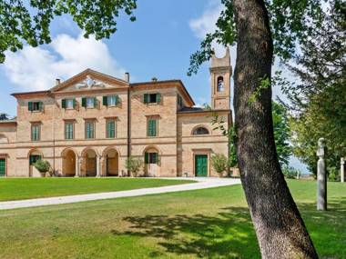 Luxurious Villa in Filottrano with Swimming Pool