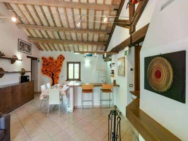 Attractive Apartment in Filottrano with Fenced Garden