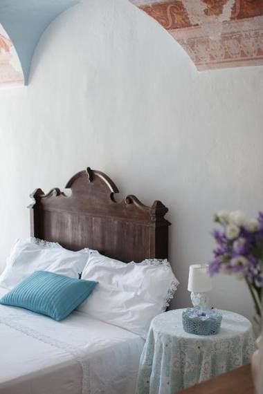 DUSSAIGA - Camera Del Fiordaliso