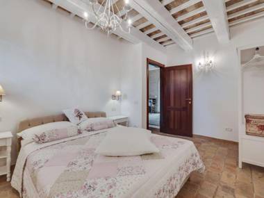 Graceful Holiday Home in Mombaroccio with Private Garden