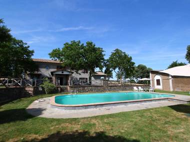 Farmhouse with pool in an area with history nature and art