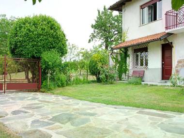 Delightful Holiday Home in Moncucco Torinese with Balcony
