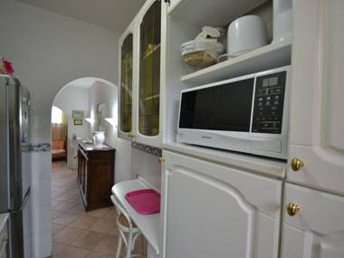 Spacious Holiday Home in Tuscany with Barbecue