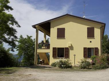 Apartment in Casalfiumanese with Terrace Garden Parking