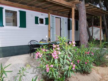 Nicely furnished and detached chalet on the Adriatic coast