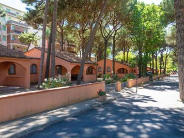 Spacious Bungalow in the heart of Adriatic Riviera with Pool