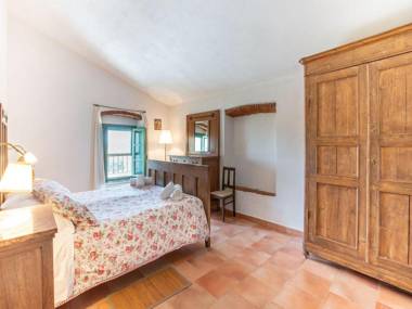 Charming Apartment in Collesalvetti with Garden