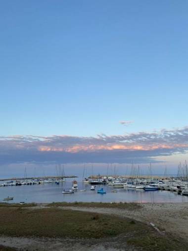 Rosso e blu sunny apartments