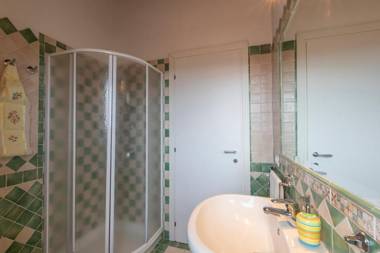 Attico con vista collinare