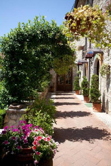 Valle Dell'Aquila Country House