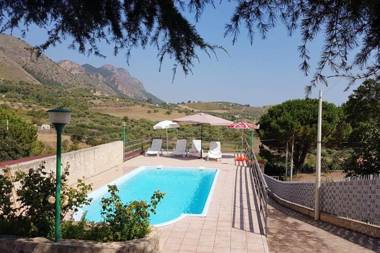 3 bedrooms villa with private pool and wifi at Caccamo