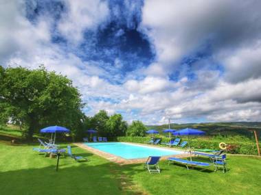 Chaming Farmhouse in Tuscany with Swimming  Pool