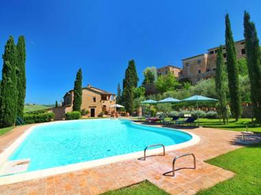 Attractive Farmhouse in Montalcino with Private Terrace