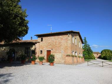 Quaint Farmhouse in Montalcino Italy with Pool and Sauna