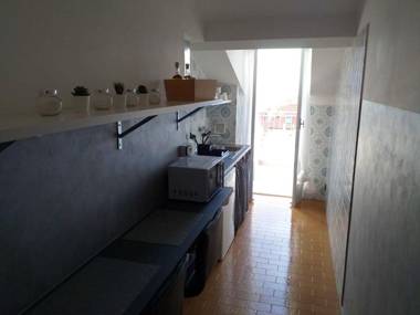 One bedroom appartement at Sanremo 40 m away from the beach with sea view furnished terrace and wifi