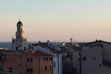 Sanremo Penthouse Market 700mt From Sea - Happy Rentals