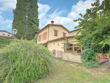 Beautiful Holiday Home with Swimming Pool in Monterchi