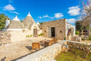 Trullo con piscina baby