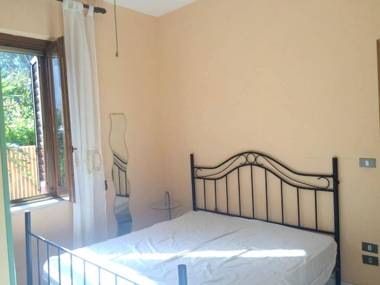 2 bedrooms house at Laura 100 m away from the beach with enclosed garden and wifi