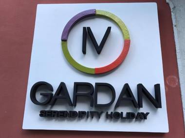 Holiday IV Gardan