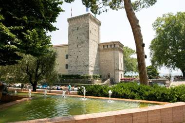 Residenza Rocca del Lago 2