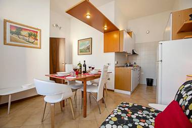 Lake View Historical Center Apartment