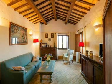 Splendid Apartment with Pool in Monte San Martino