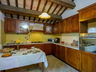 Splendid Apartment with Pool in Monte San Martino