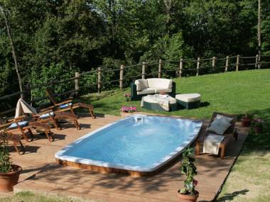 Charming Villa in Monte San Martino with Swimming Pool