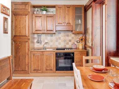 Traditional Holiday Home in Roseto Capo Spulico with Garden