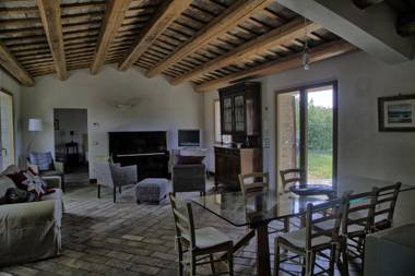 Casali Marchigiani - Ville vacanza private con piscina