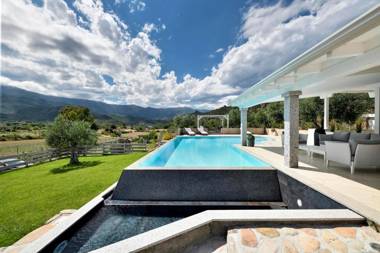 Villa Sara con Piscina