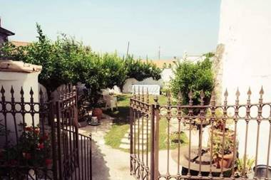 2 bedrooms house with sea view enclosed garden and wifi at Francolise